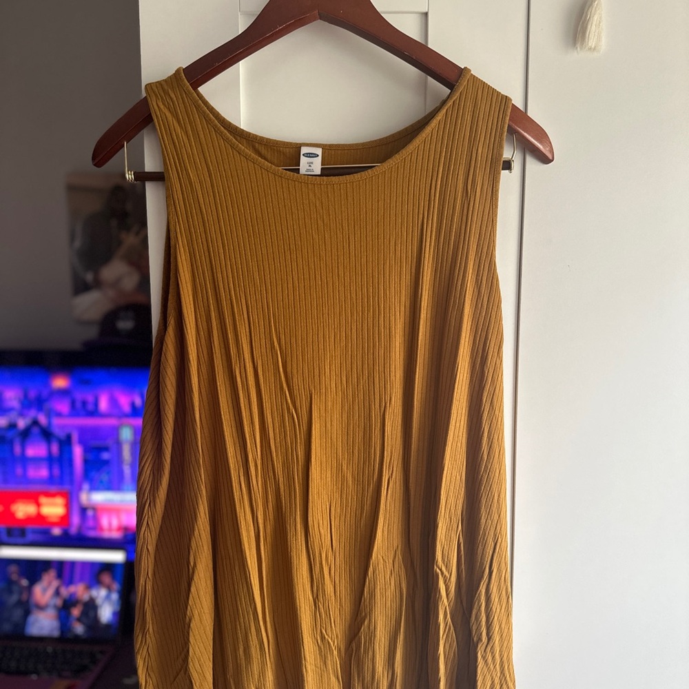 Sleeveless Mustard & Green Tops